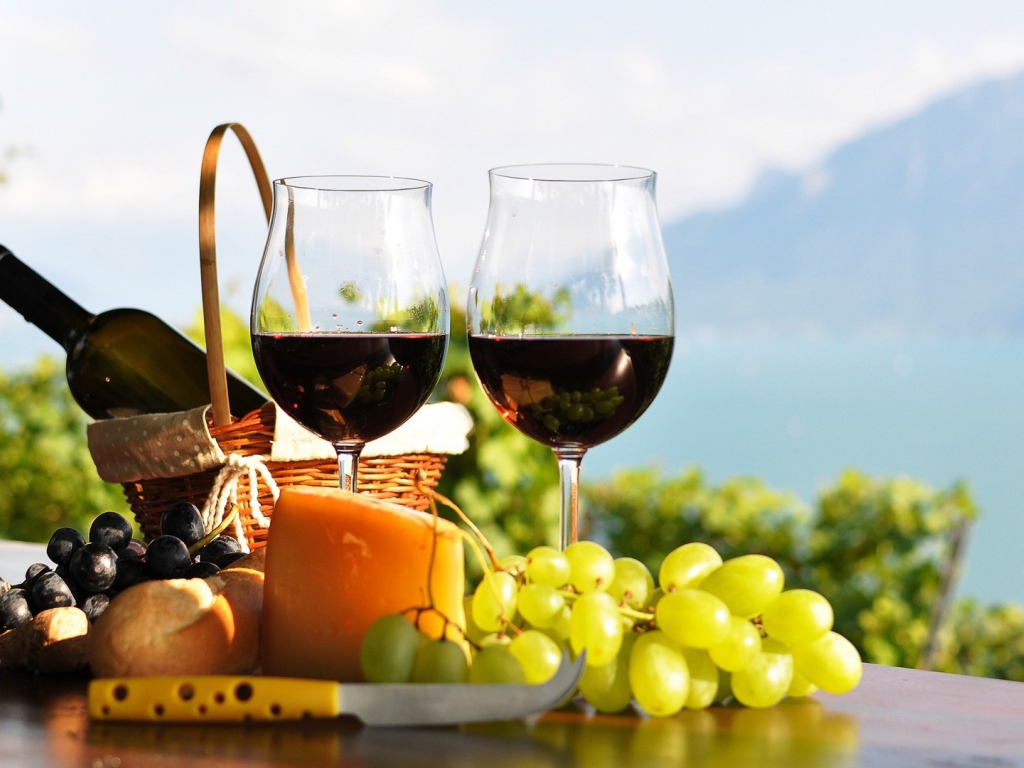 Два бокала вина