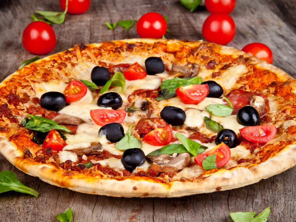 Пицца с помидорами