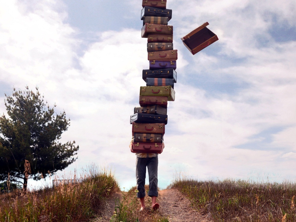 Человек с чемоданами