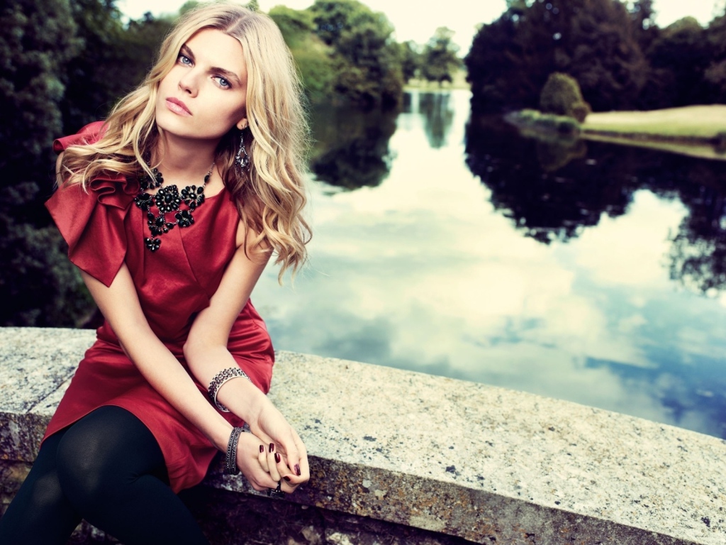 Актриса Марина Линчук