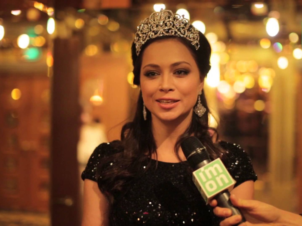 Кинозвезда Настасья Самбурская