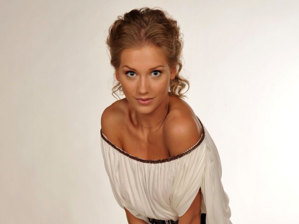 Красивая актриса Кристина Асмус