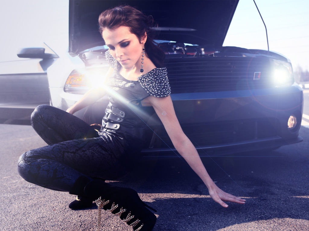 Красивая актриса Сати Казанова