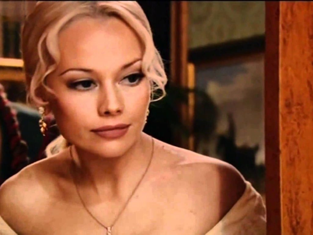 Очаровательная модель Елена Корикова