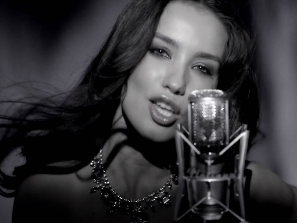 Прекрасная актриса Виктория Дайненко