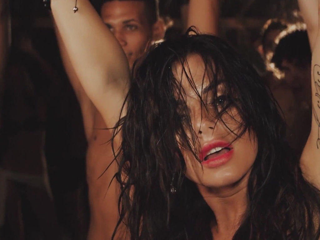 Очаровательная Юлия Волкова