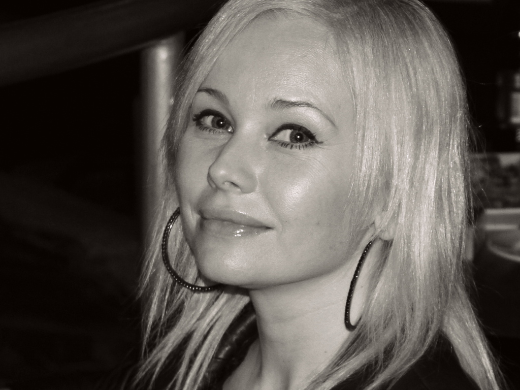 Знаменитая актриса Елена Корикова