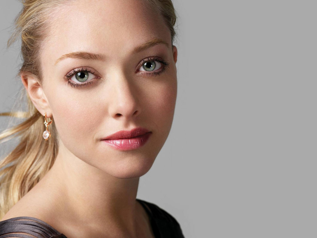 Прекрасная актриса Аманда Сайфред