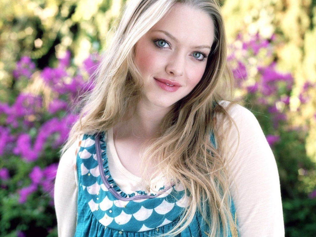 Красивая модель Аманда Сайфред