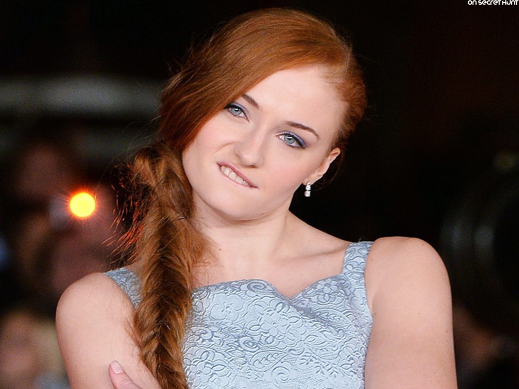 Красивая актриса Софи Тернер