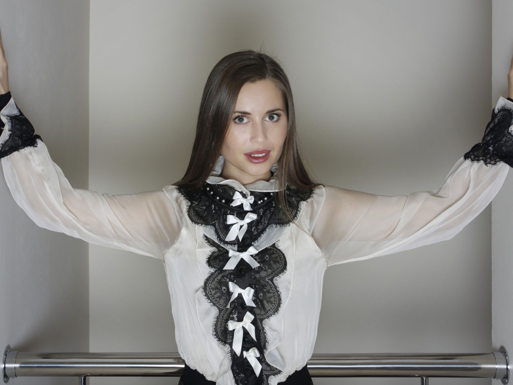 Знаменитая Юлия Михалкова