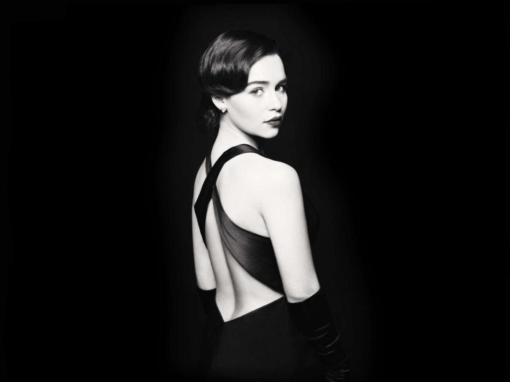 Очаровательная актриса Эмилия Кларк