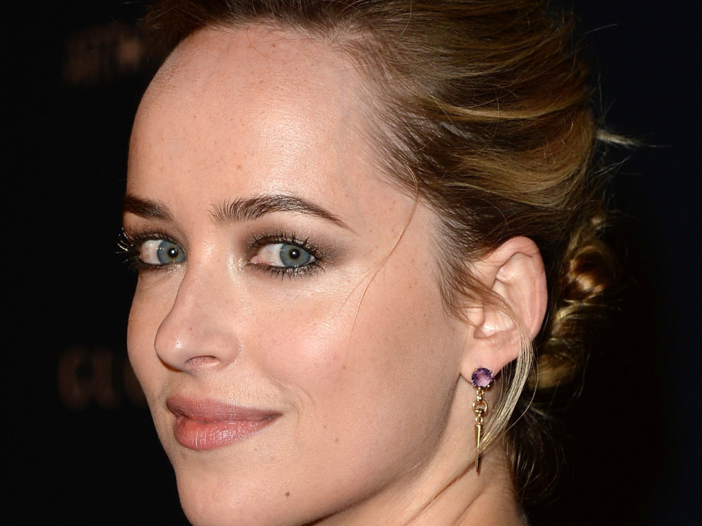 Популярная модель Дакота Джонсон