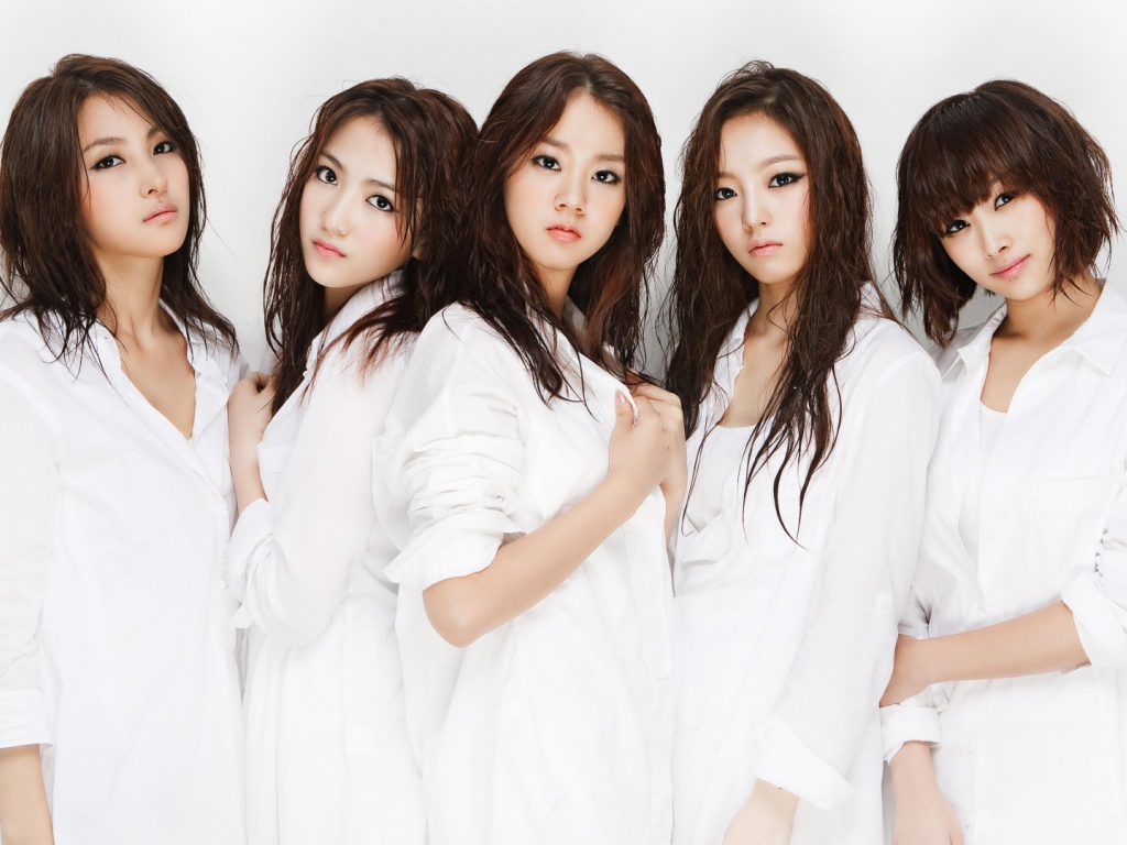 Японки в белом