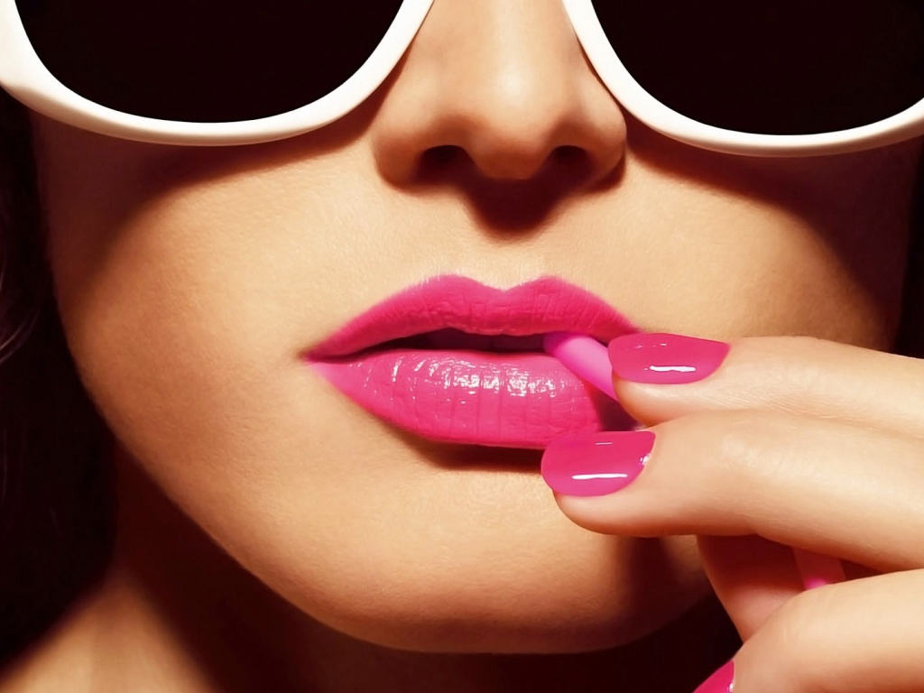 Розовый макияж