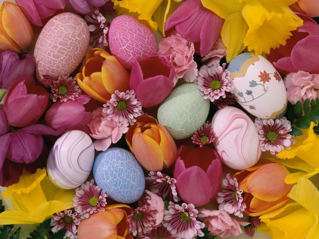 Пасхальные яйца с цветами