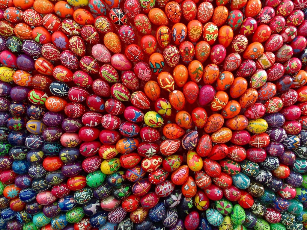 Орнамент из яиц на Пасху