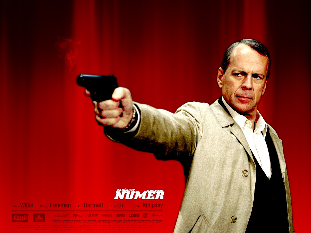 Брюс Уильямс с пистолетом