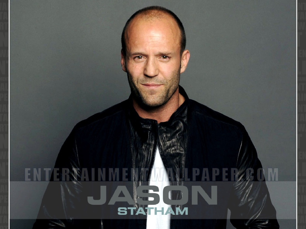 Джейсон Стэтхэм улыбается