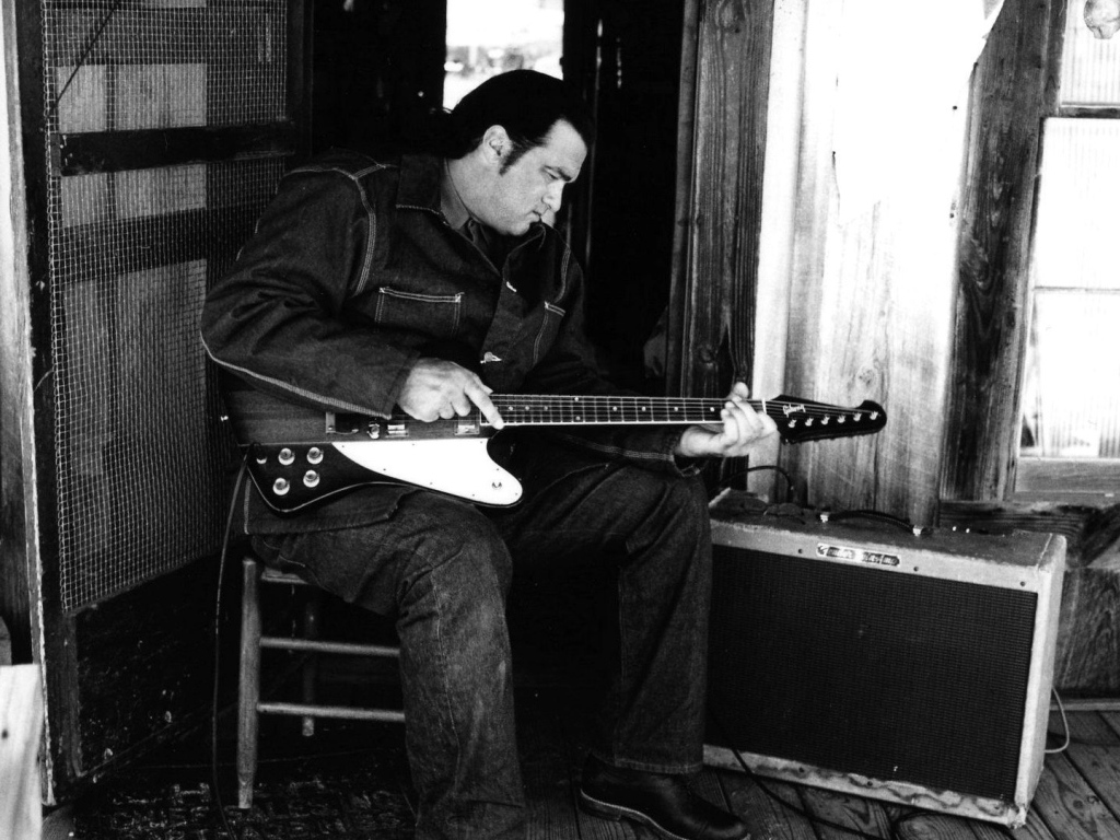 Знаменитый актер Стивен Сигал