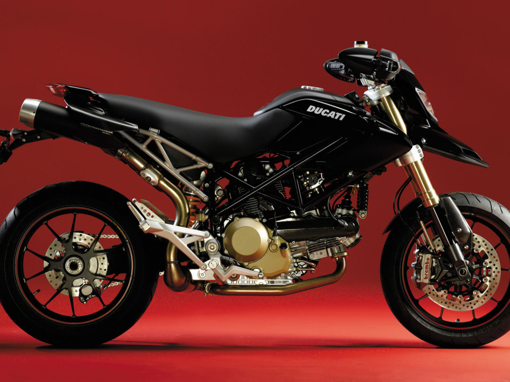 Красивый мотоцикл Ducati Hypermotard