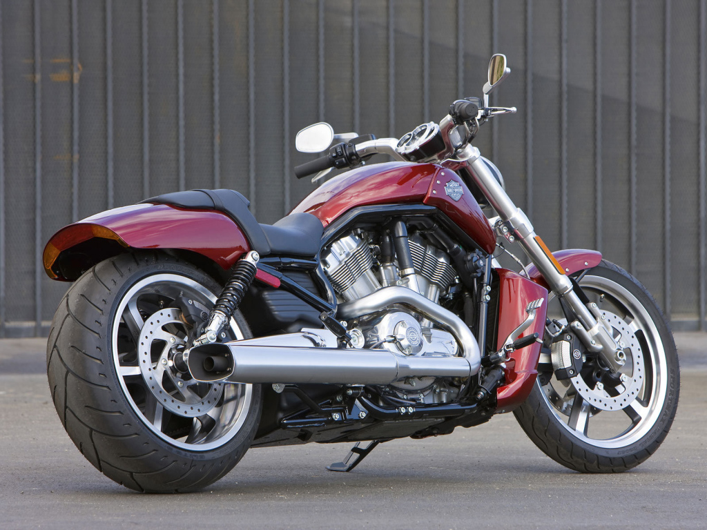 Красивый мотоцикл Harley-Davidson V-Rod Muscle