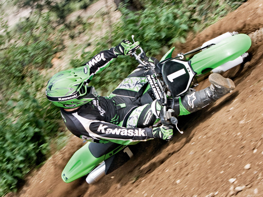 Красивый мотоцикл Kawasaki KX 250 F