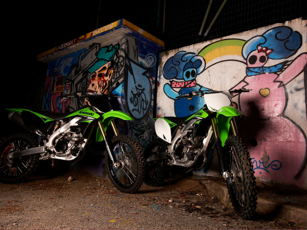 Красивый мотоцикл Kawasaki KX 450 F