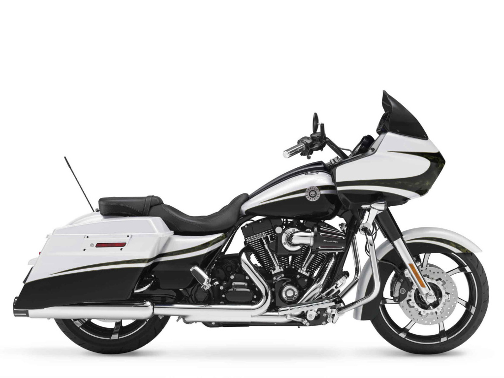 Красивый мотоцикл в москве Harley-Davidson CVO Road Glide Custom