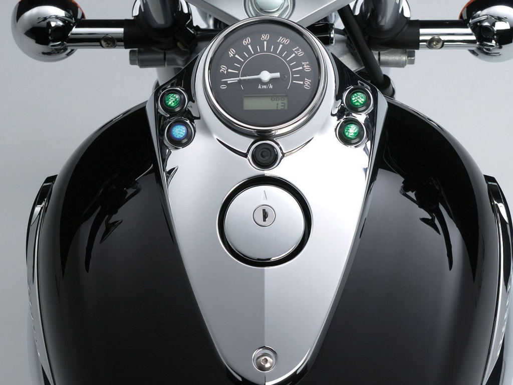 Красивый мотоцикл в москве Suzuki Marauder 125