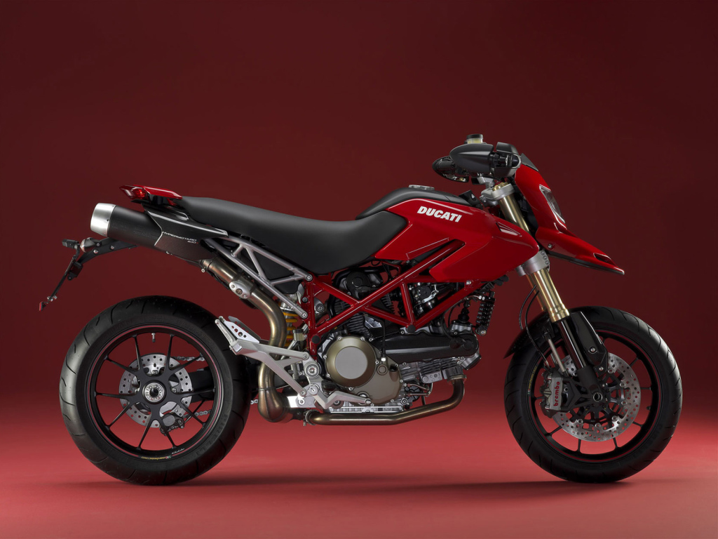 Мотоцикл модели Ducati Hypermotard
