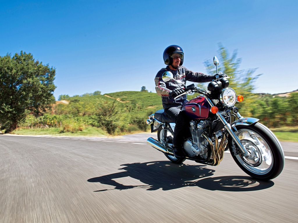 Мотоцикл модели Honda CB 1100