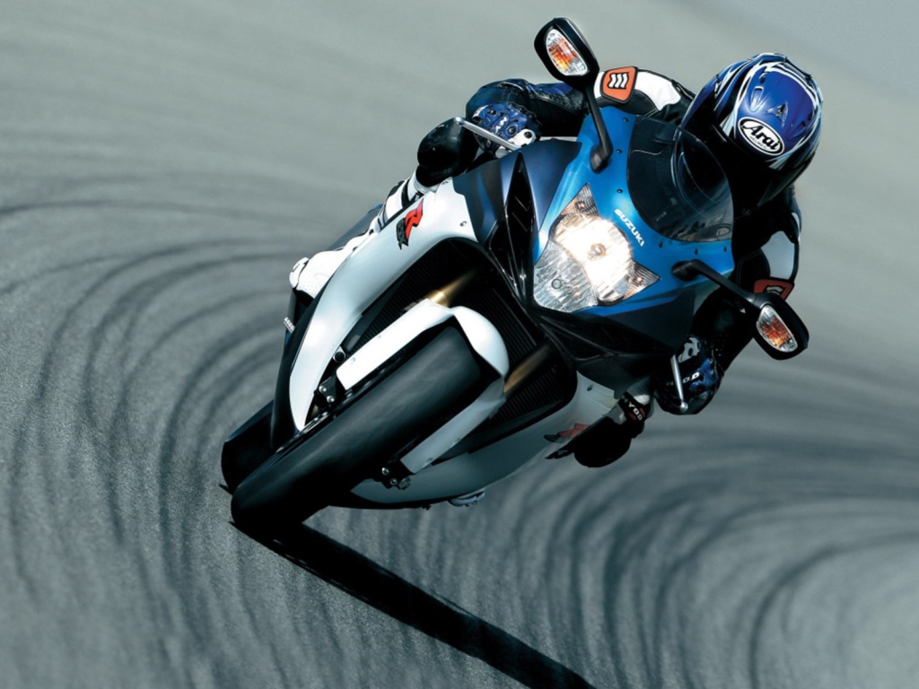 Быстрый мотоцикл Suzuki GSX-R 750