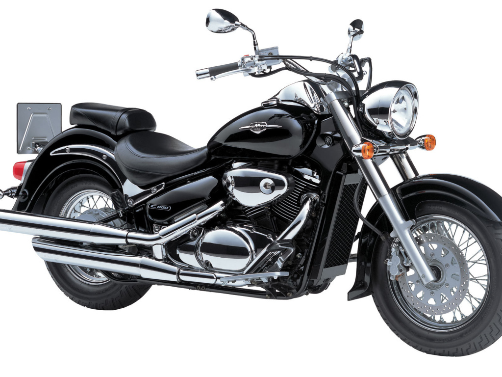 Быстрый мотоцикл Suzuki Intruder C800C