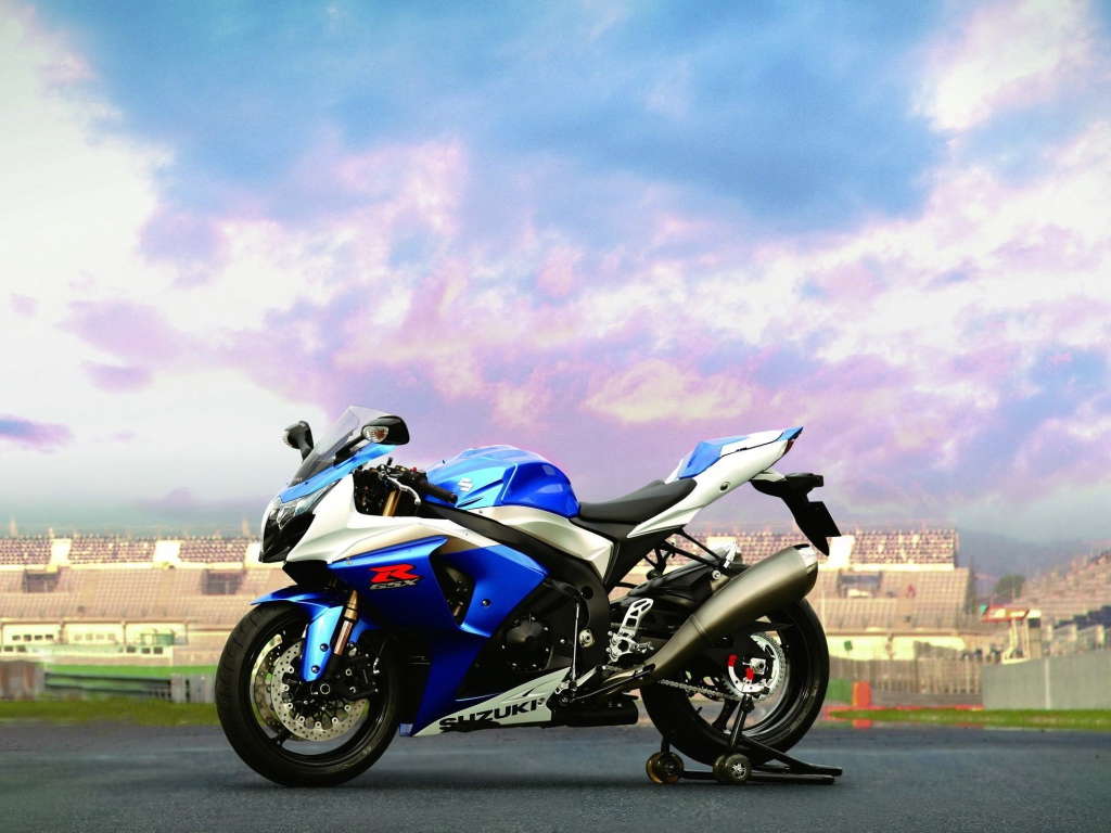 Невероятный мотоцикл Suzuki  GSX 1300 R