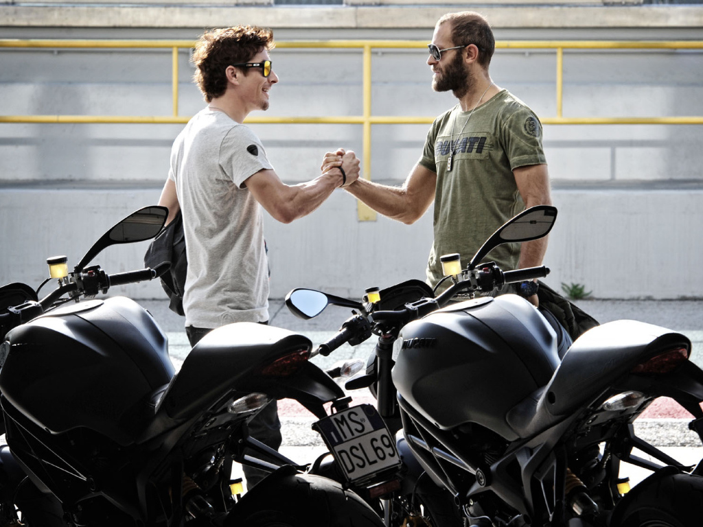 Невероятно быстрый мотоциклDucati Monster Diesel