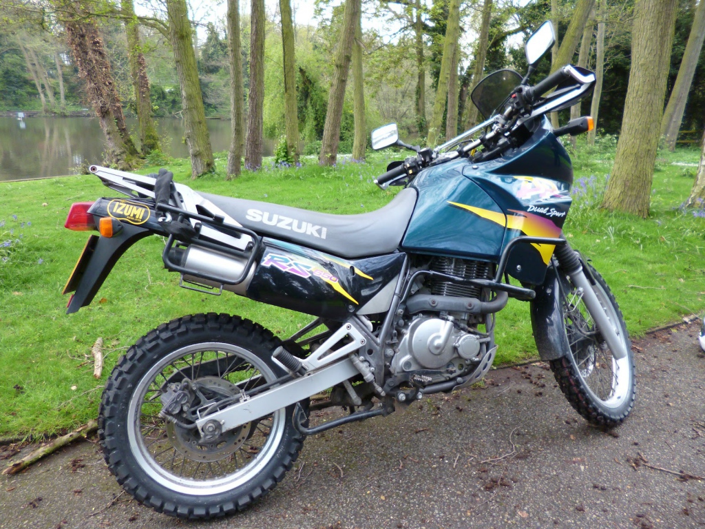 Мотоцикл Suzuki модели DR 650 SE