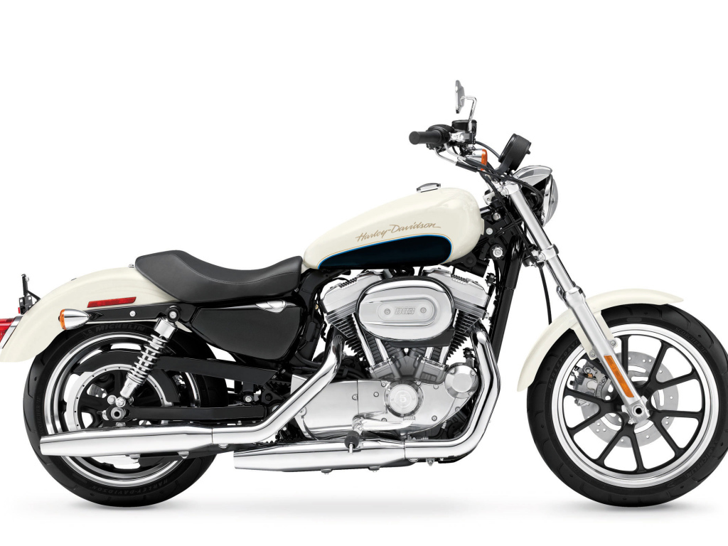 Мотоцикл модели Harley-Davidson XL 883L Sportster