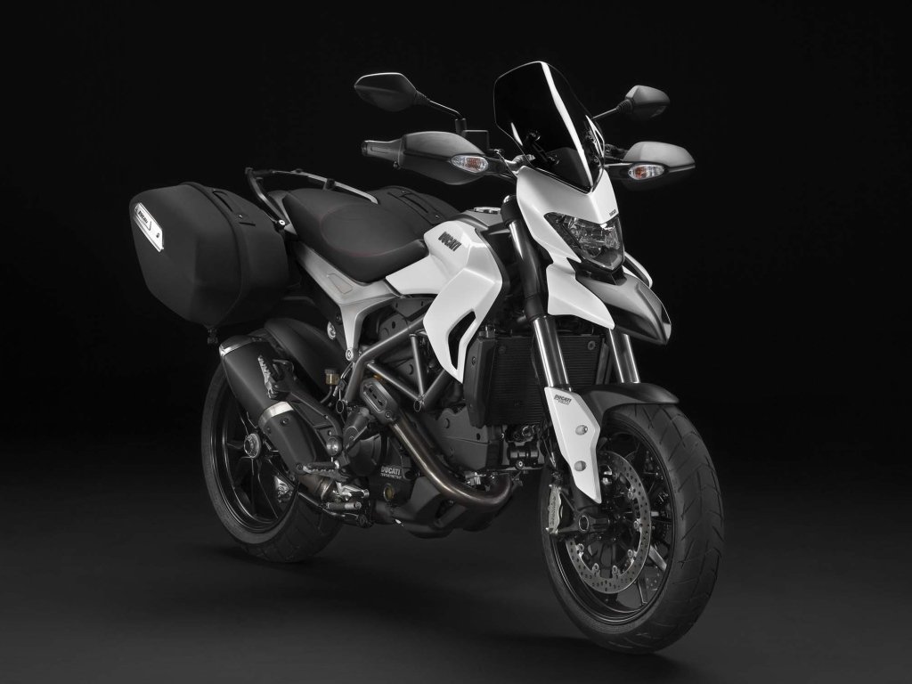 Новый мотоцикл Ducati Hyperstrada