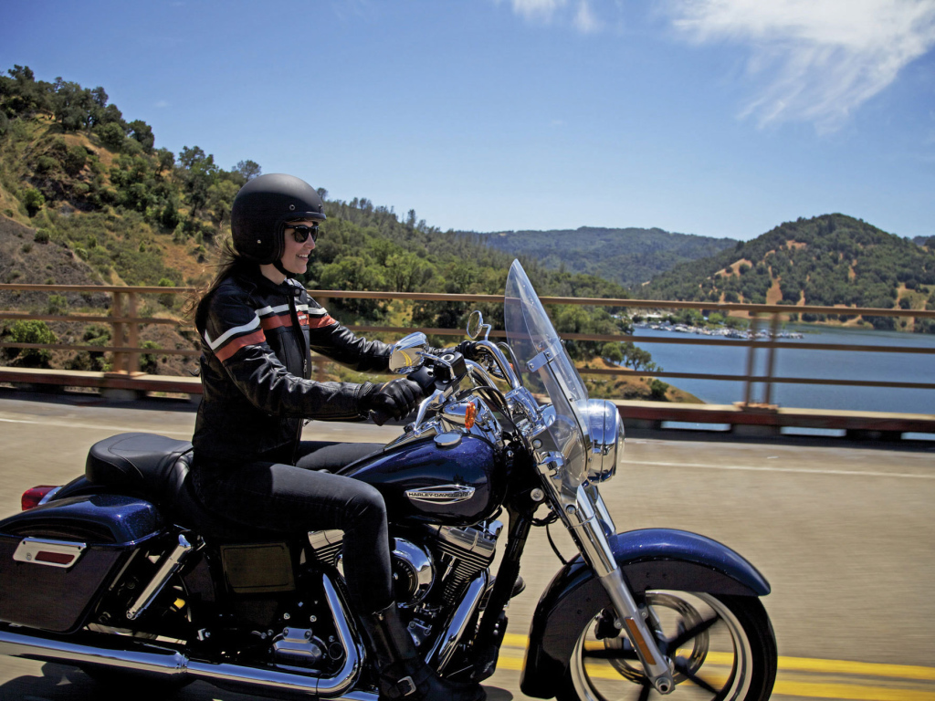 Новый мотоцикл Harley-Davidson Dyna Switchback