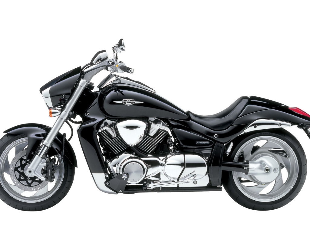 Новый надежный мотоцикл Suzuki Intruder M1800 R