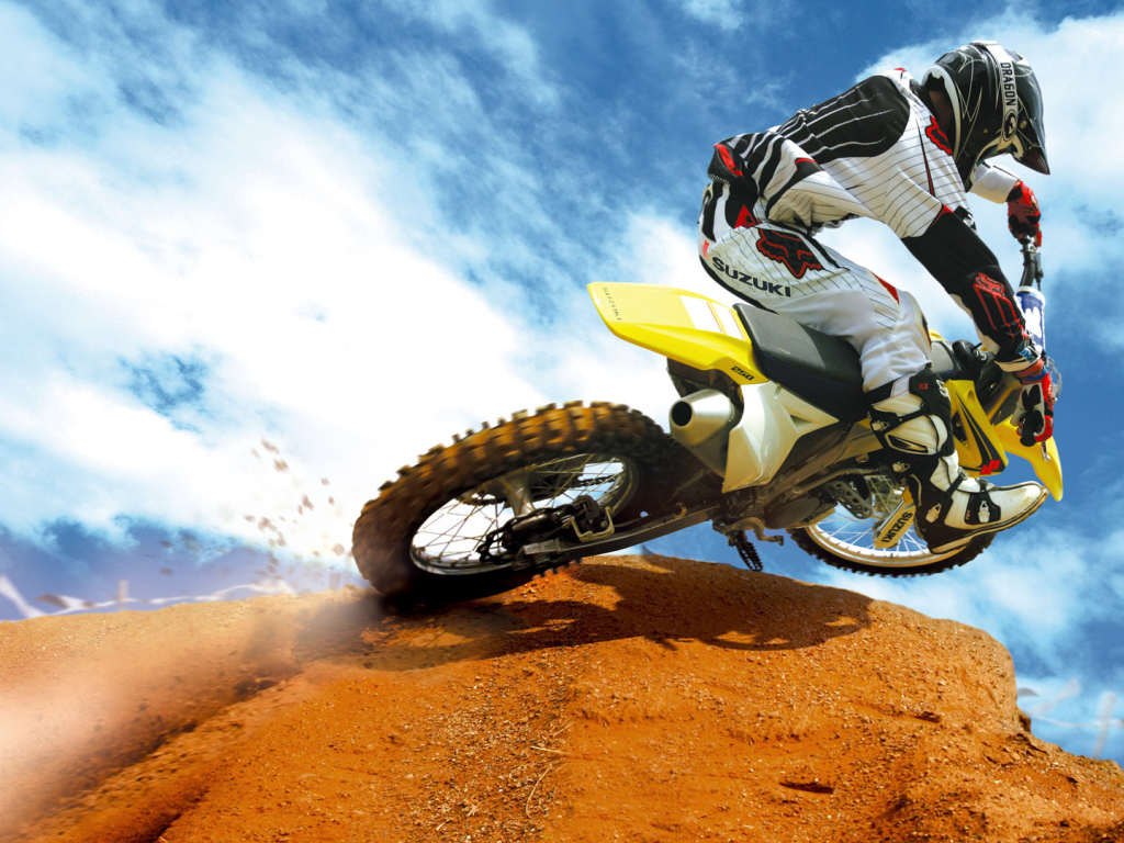 Новый надежный мотоцикл Suzuki RM-Z 250