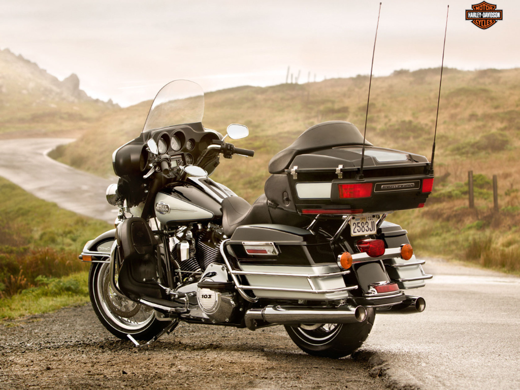 Новый надежный мотоцикл Harley-Davidson CVO Electra Glide Ultra Classic