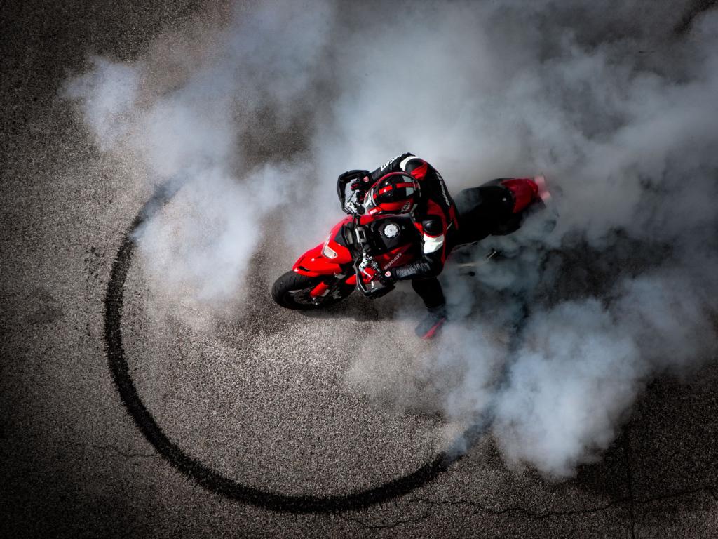 Популярный мотоцикл Ducati Hyperstrada