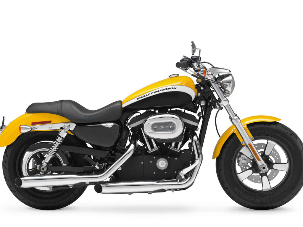 Популярный мотоцикл Harley-Davidson XL 1200C Sportster Custom