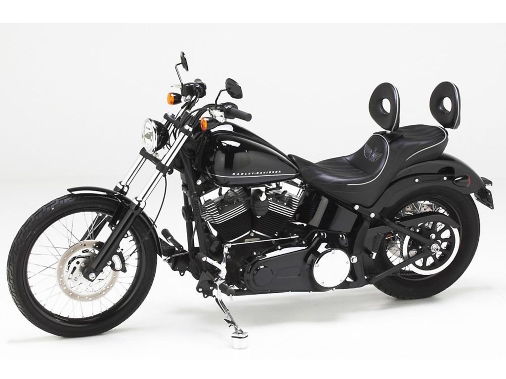 Надежный мотоцикл Harley-Davidson Softail Blackline