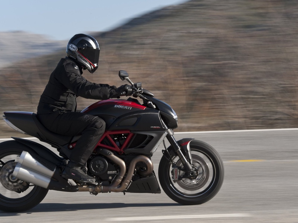 Тест-драйв мотоцикла Ducati Diavel