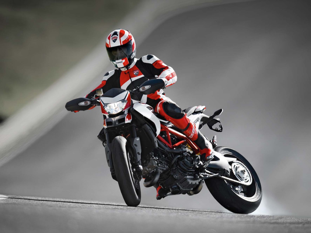 Тест-драйв мотоцикла Ducati Hypermotard