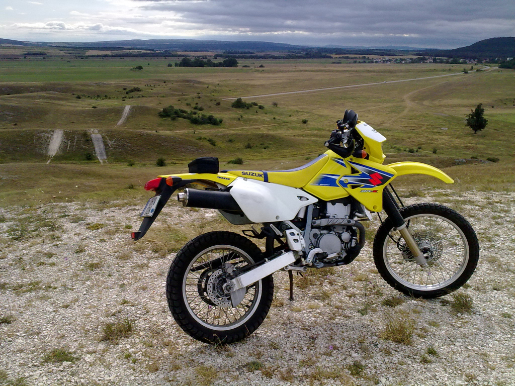 Красивый мотоцикл в москве Suzuki  DR-Z 125