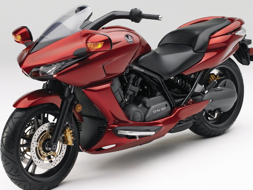 Красный мотоцикл Honda DN 01